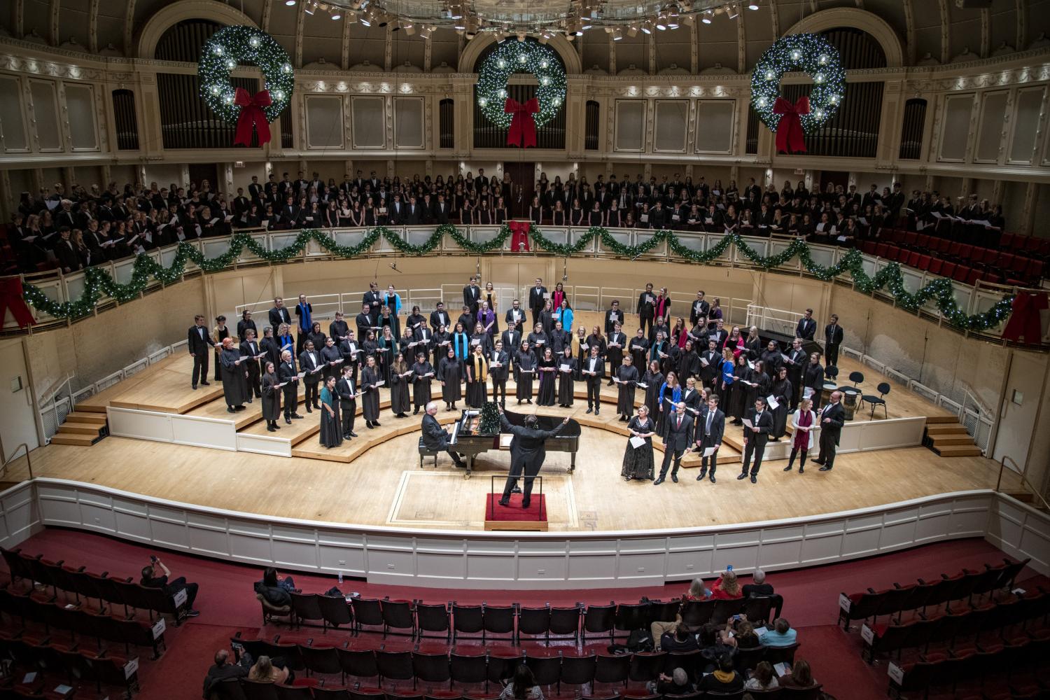 <a href='http://znhb.ngskmc-eis.net'>bv伟德ios下载</a>合唱团在芝加哥交响音乐厅演出.